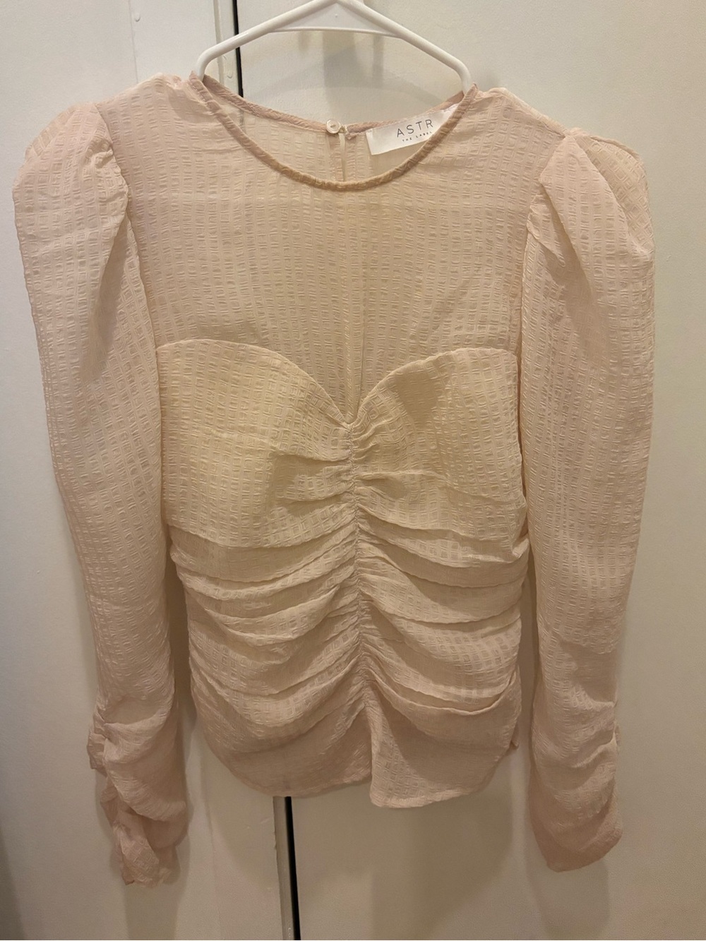 Astr Cream Puff-Sleeve Ruched Blouse